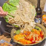 谁说太原人不会吃？吃毛肚跟吃面一样