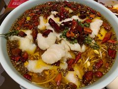 -渝是乎酸菜鱼(龙旗购物中心店)