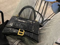 -BALENCIAGA(恒隆广场店)