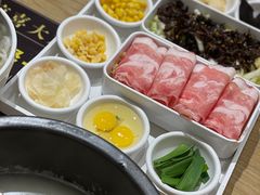 -花馬肆.云南过桥米线(汉神购物广场现场熬汤店)