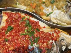 -阿瓦山寨·湘菜现炒·剁椒鱼头王(咸阳总店)