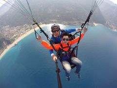 -费特希耶滑翔伞