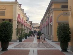 -佛罗伦萨小镇广佛名品奥特莱斯(疏港路店)