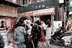 -鬼手纹身小鬼店