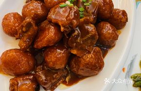 Glutinous Rice Braised Pork Ribs