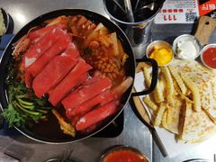 部队锅-MI WU FACTORY米屋美食工厂餐厅(绿地店)