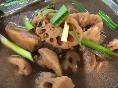 猪弯骨藕汤-小民大排档(光谷店)