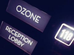 -OZONE 顶楼酒吧(香港丽思卡尔顿酒店)