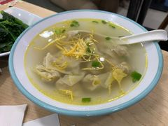 鲜鸡汤小馄饨-小杨生煎(成山巴黎春天店)