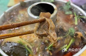 Stewed Intestines with Spicy Sauce