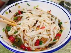 辣椒炒肉汤粉-虎子面粉馆(五一东村店)