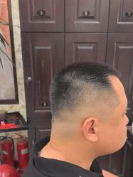 -东方先生国潮男士理发馆