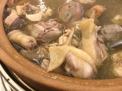 滋补碳炉鸡煲-广味炭炉鸡煲(宝业路分店)