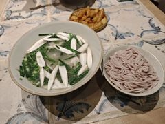 -粉八·云南米线·建水烧烤(常熟路店)
