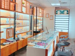 -LOGO眼镜·蔡司品牌折扣店(龙华清湖店)