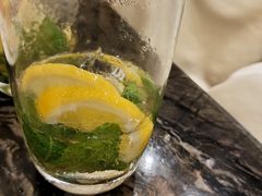 -东方红海鲜百汇(国际大厦店)