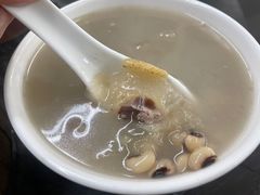 雪梨雪耳花生煲龙骨-祥胜美食
