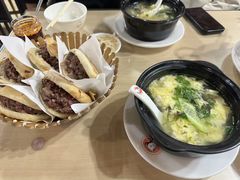 -闫家驴肉老店(华电一校店)