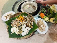 -原林野山菌火锅·炒菌(关上野生菌一条街店)