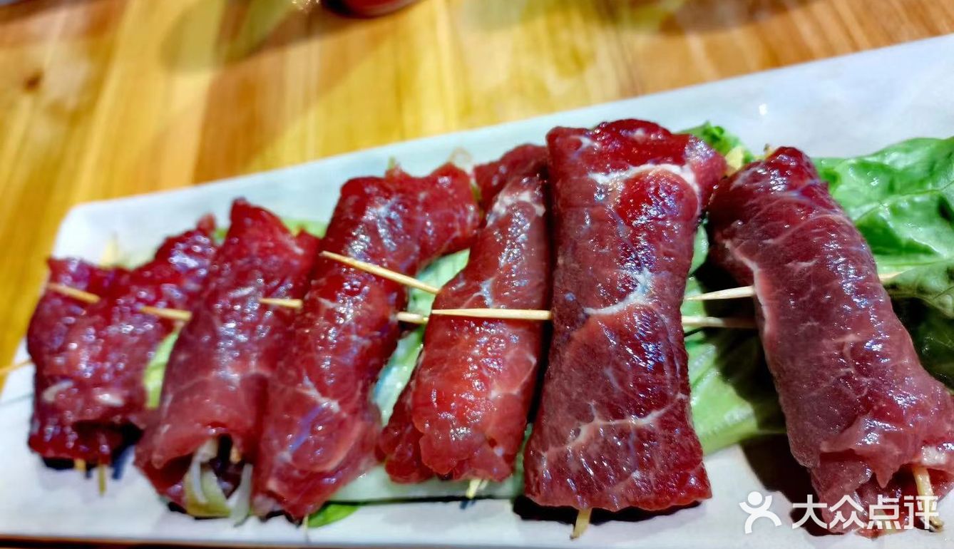 晒完太阳吃火锅，到火锅一条街吃大龙