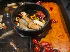 -老牌坊云南鱼豆花火锅(爱建店)