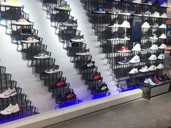 -阿迪达斯(武林银泰三叶草店)