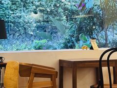 -彳亍咖啡·这里(水湾路店)