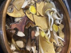 -阿山卓·野生菌火锅·纳西火塘烤肉