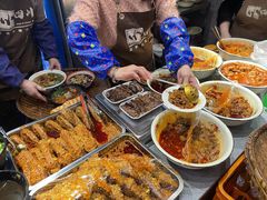 -爆炸头阿姨小四川正宗川味小吃(无任何分店)
