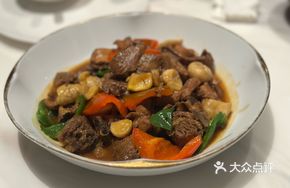 Braised Bamboo Forest Chicken with Chestnuts