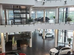 -奔驰北京极光星徽(四元桥店)