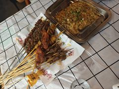 -顶峰夜宴·龙虾烧烤大排档(九江学院店)