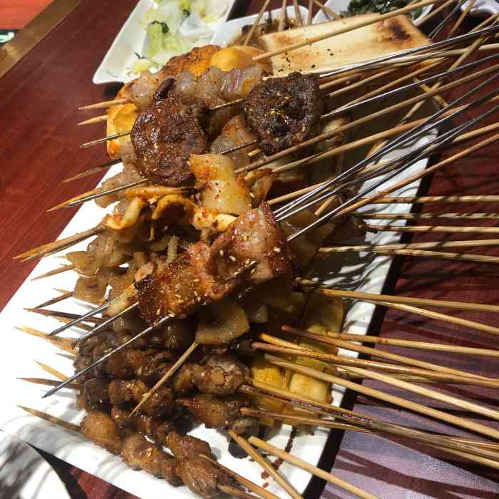 金刚山烧烤(中山路店)-"非常好的烧烤店,跟老公俩人可劲儿点,花了..."