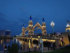 -布尔津河堤夜市