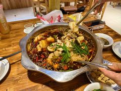 -乡土特色.冷锅鱼.牦牛肉汤锅