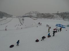 -采薇庄园四季滑雪场