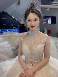 -艾米丽婚纱礼服