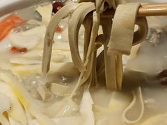-三人行骨头王火锅(长寿店)