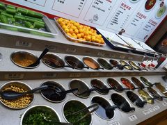 自助调料区-海底捞火锅(天津SM城市广场店)