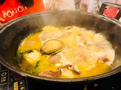 -鲜入围煮花胶鸡海鲜火锅