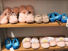-名创优品(北京新中关购物中心地铁层店)