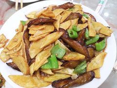 地三鲜-王三美食(荷斯坦牛路店)