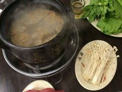 -長疆炭燒羊肉爐(士林店)
