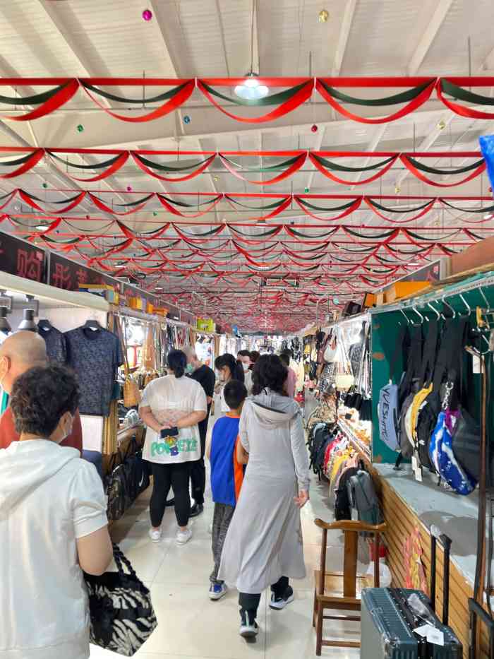 五爱道夜市-"凯莱赛夜市每到热天的时候是人最多的时候,.