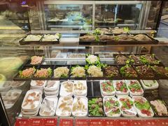 自助取餐区-日进一片海.生腌海鲜火锅.宵夜烧烤(三里屯总店)
