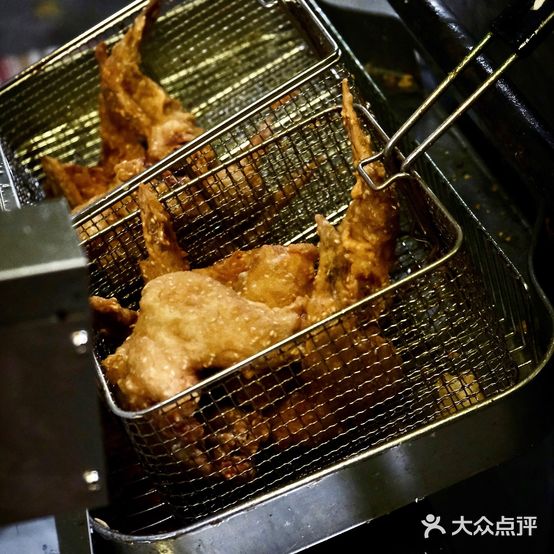 新安街群伯炸鸡翅