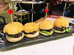 臭豆腐mini汉堡-哥老官重庆美蛙鱼头(宝山龙湖店)