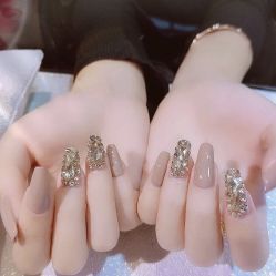 -Pink You美甲洗眉纹绣定制中心