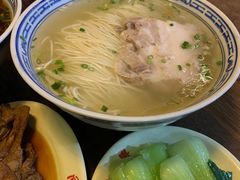 枫镇大肉面肉13面17-同得兴 Since·1995 传统苏式面馆(嘉馀坊店)