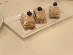 芝士蓝莓拿破仑-利苑酒家(宜安广场店)